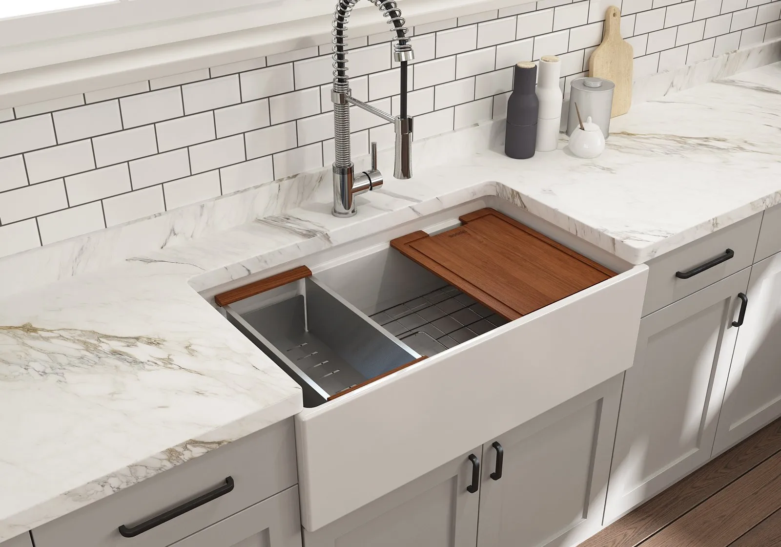 Contempo Step-Rim 33" x 19" x 10" Single-Basin Farmhouse Apron Front Kitchen Sink in White
