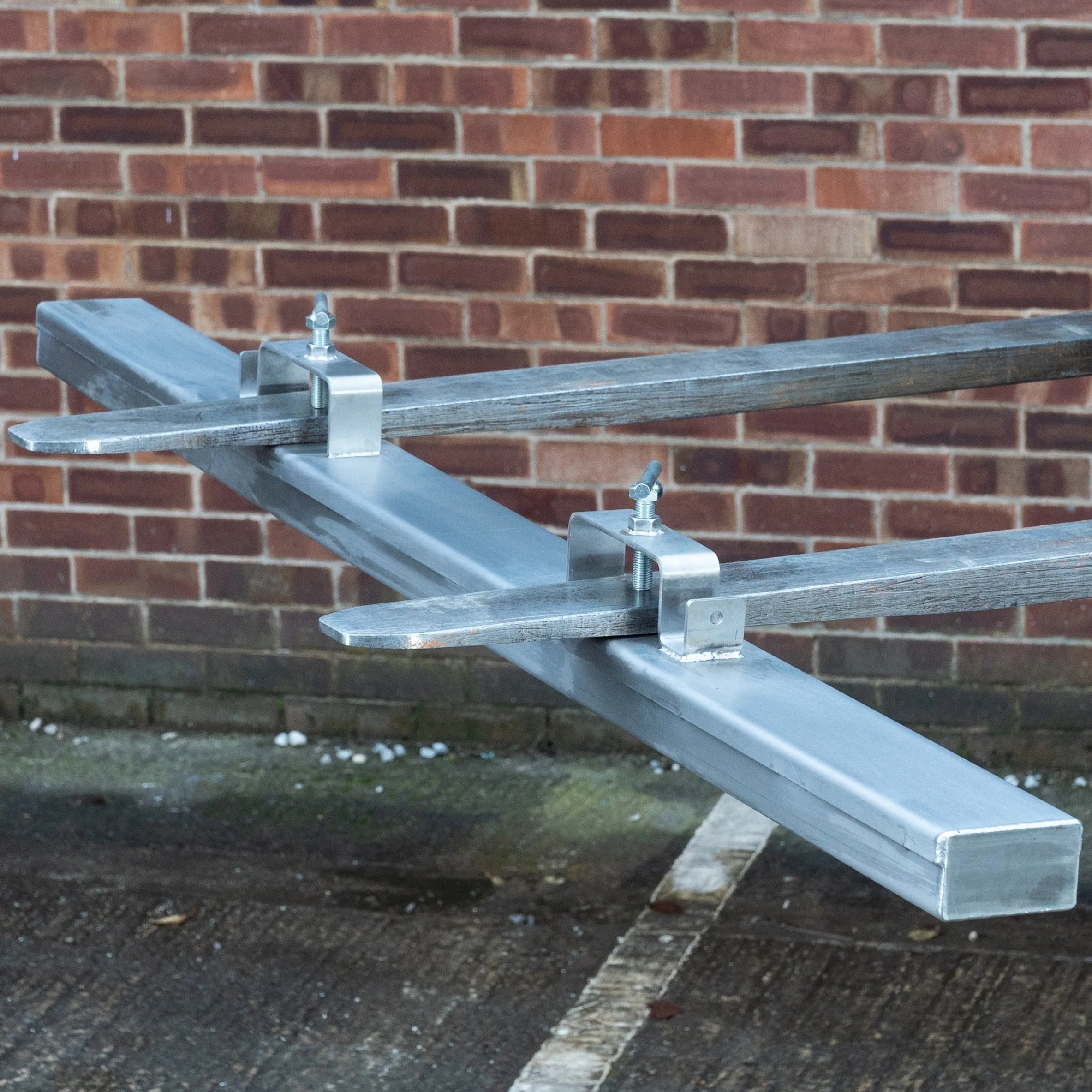 Fork Mounted Magnet